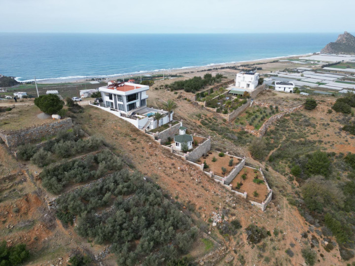 4+1 Seafront Detached Villa in Gazipaşa Koru